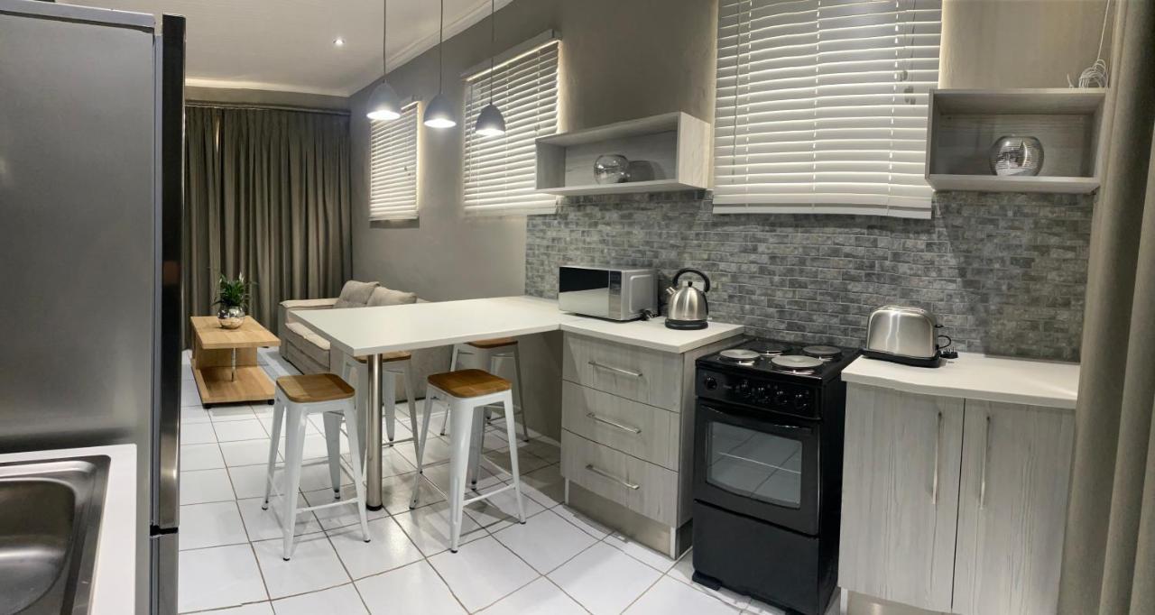 Adventure Apartment - Colchester - 5Km From Elephant Park Eksteriør billede